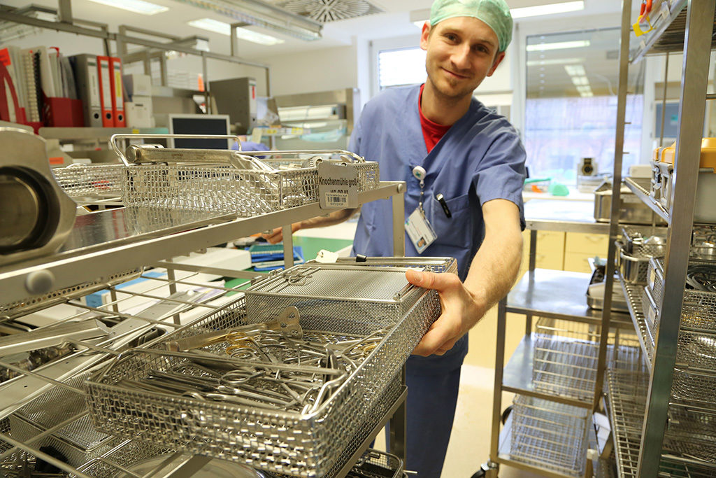 A Day In The Life Of A Sterile Processing Technician CSSD Technician Hub